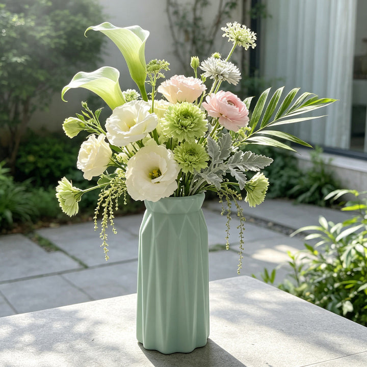 Elegante geometrische Vase Karnz