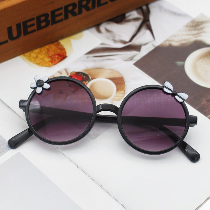 Damen Sonnenbrille mit verspielten Blumenakzenten Karnz