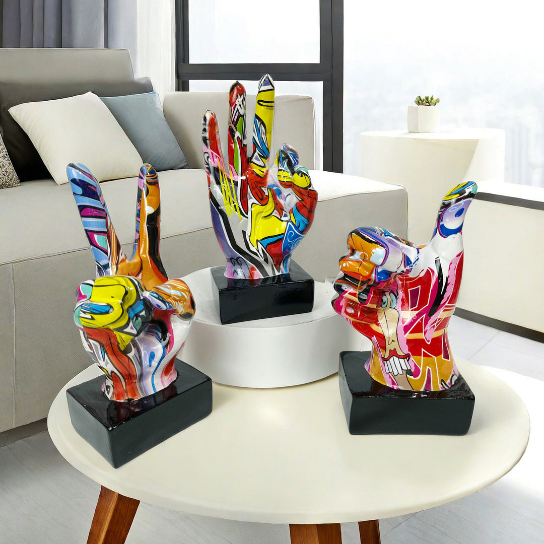 Stylische Hand-Skulpturen mit buntem Design Karnz
