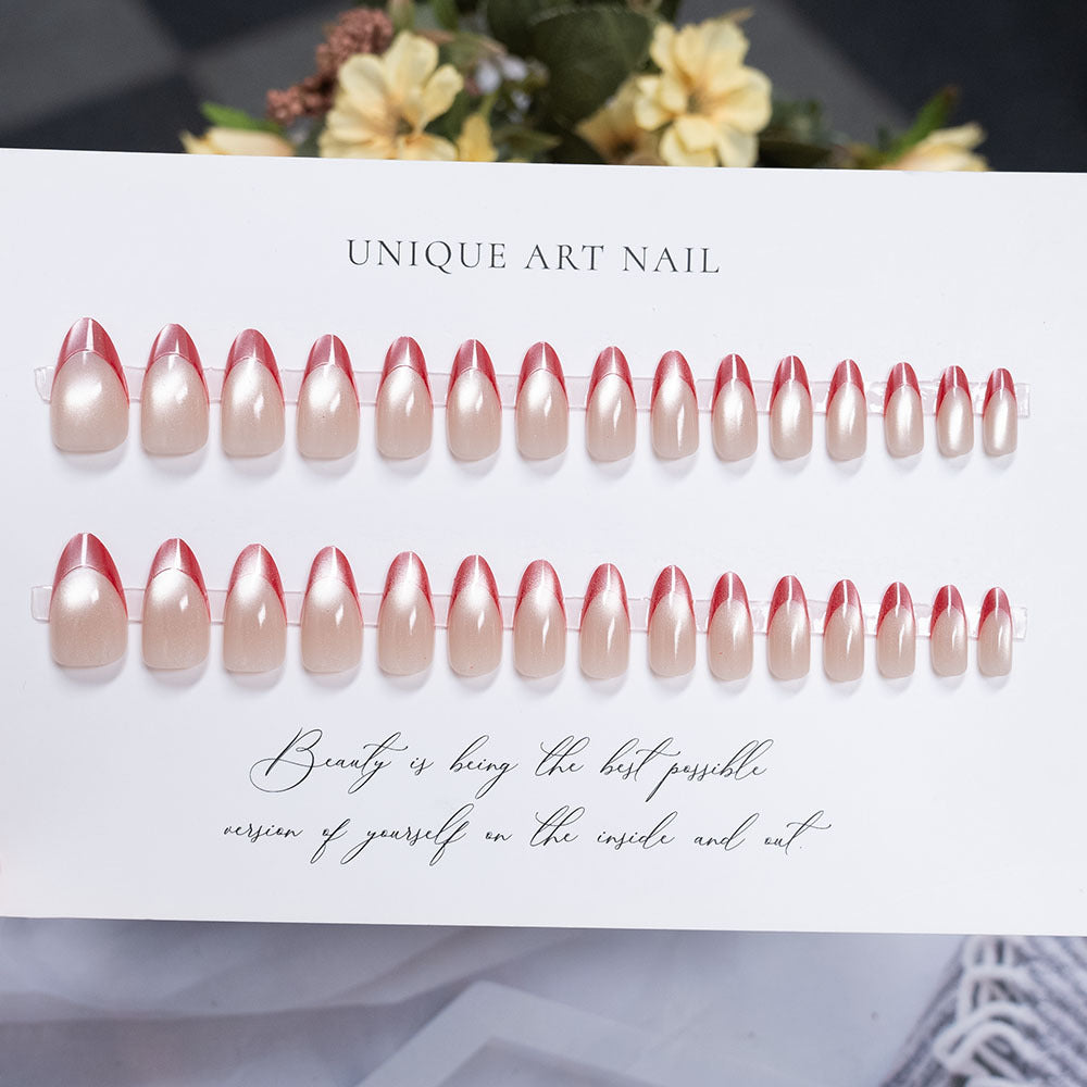 Vielseitiges Press-On-Nagelset mit einzigartigen Kunstdesigns