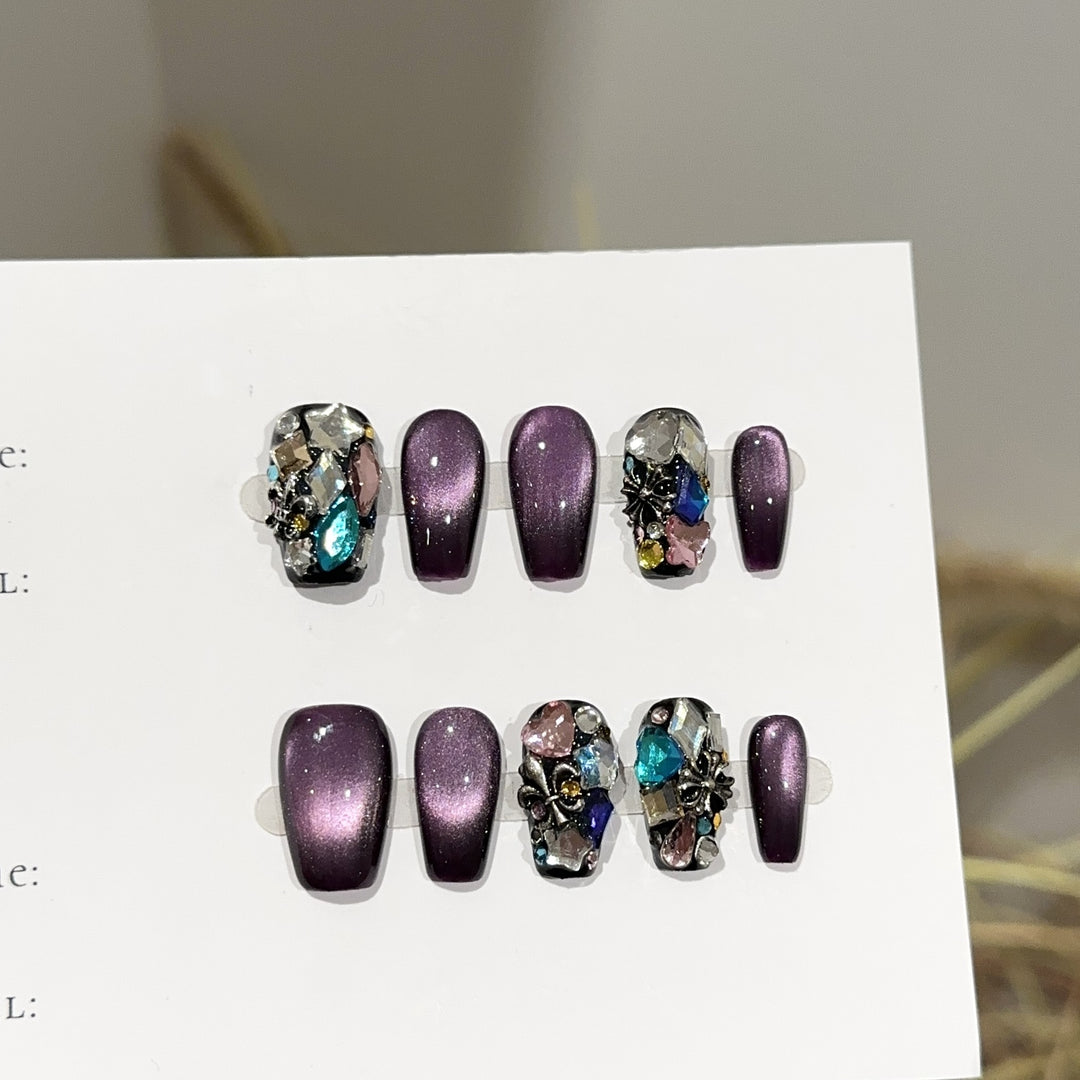 Dekorative Nagelkunst