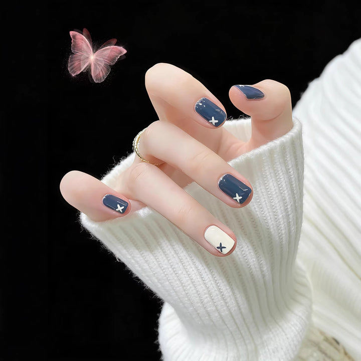 Künstlerisches Nagelkunst-Set mit einzigartigen geometrischen Mustern