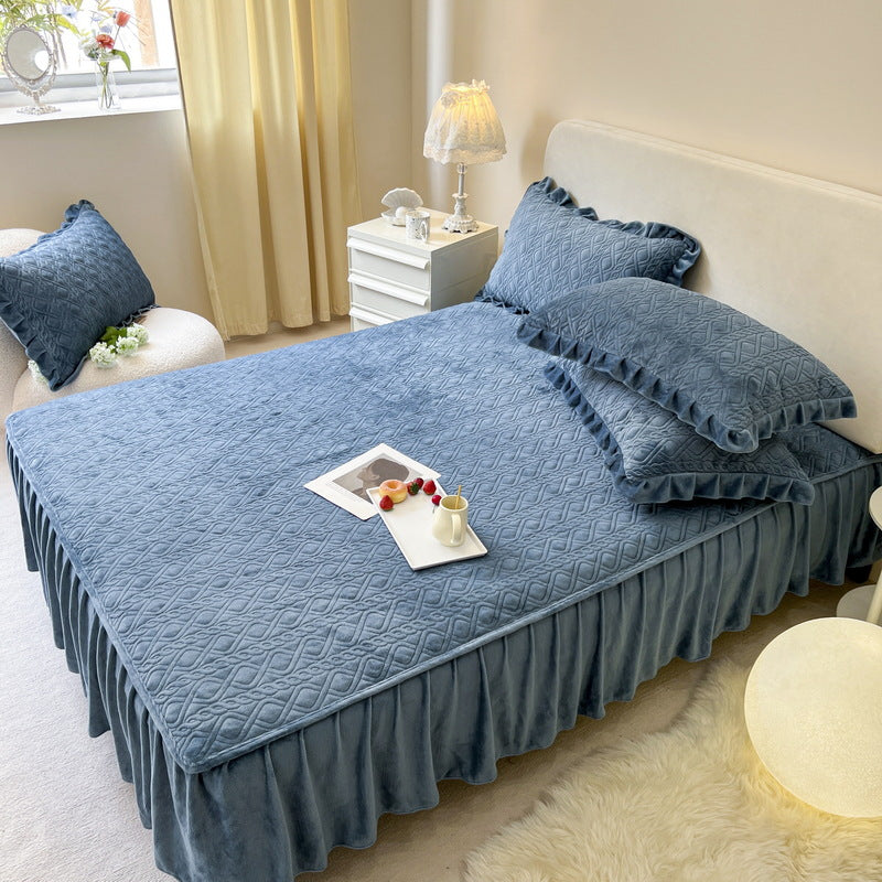 Textured Ruffled Bedspread