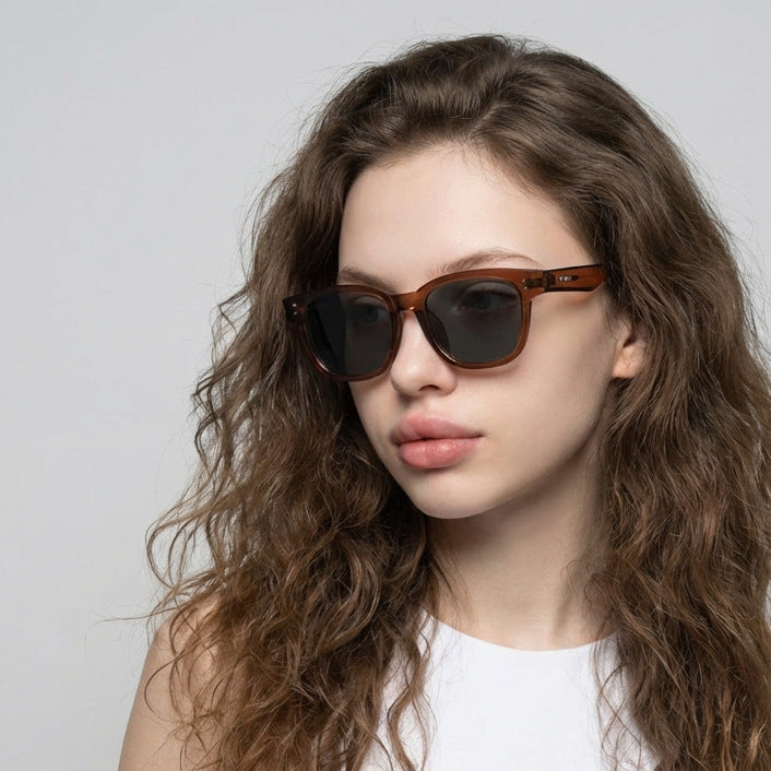 Damen quadratische Sonnenbrille mit komfortablem Sitz und stilvollem Design Karnz