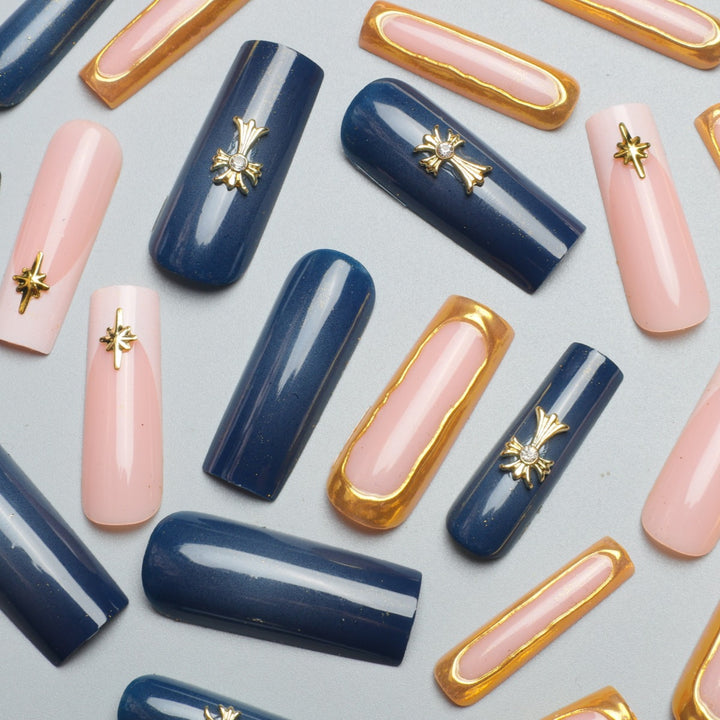 Elegante mit Strass verzierte Nagelverlängerungen Karnz