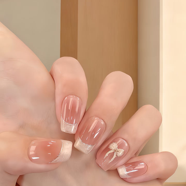 Elegantes French Tip Press-On Nails Kit mit dekorativen Schleifenakzenten