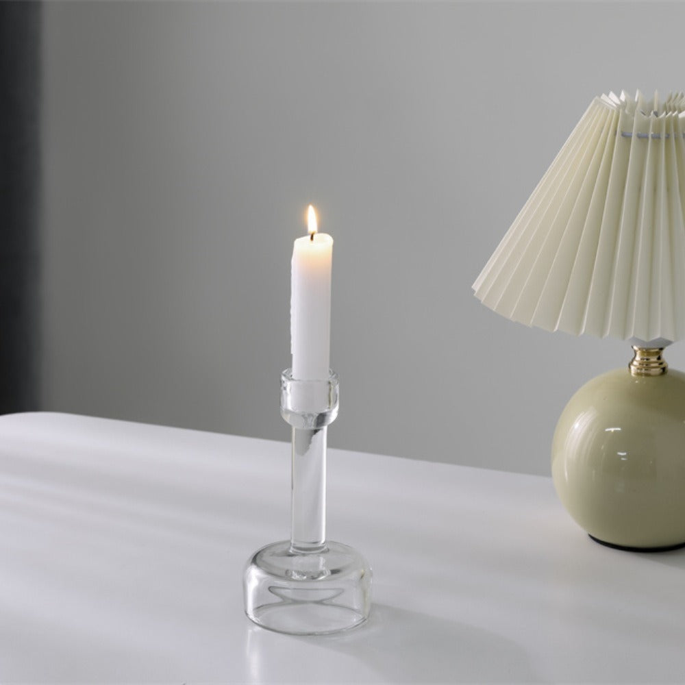 Minimalistische klare Glas-Taper-Kerzenständer-Paar mit gewichtetem Sockel Karnz