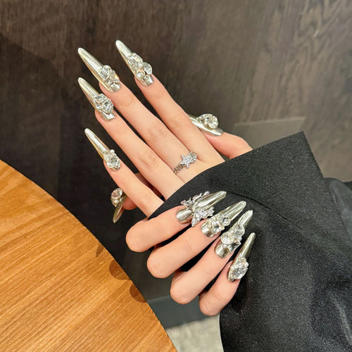 Dekoratives 3D Nagelkunst Press-On Set