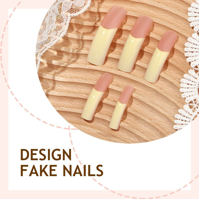 Kunstnagelset mit eleganten französischen Spitzen und hochwertigen Materialien Karnz