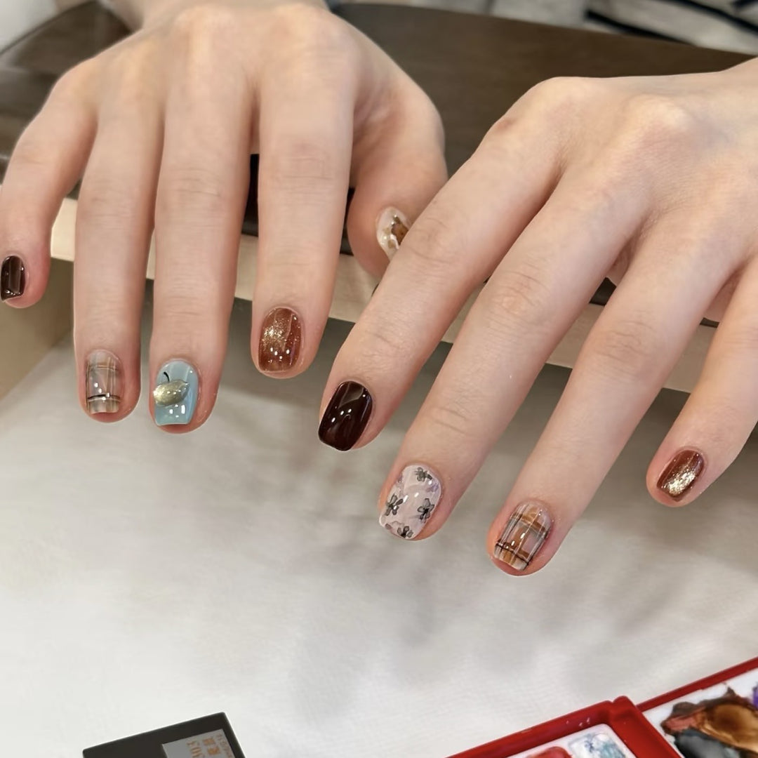 Thema Dekorative Druck-On-Nagelkunst Set