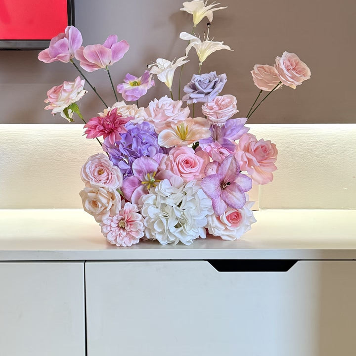 Lebendige künstliche Blumen-Mittelstück-Anordnung