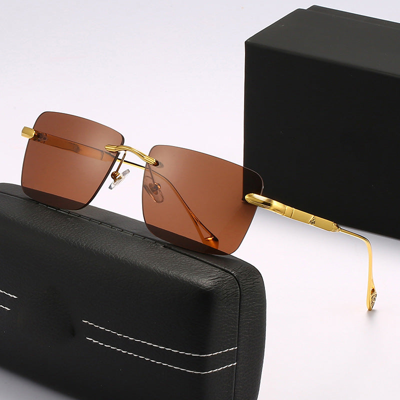 Damen modische quadratische Sonnenbrille mit luxuriösen Metall-Akzenten Karnz