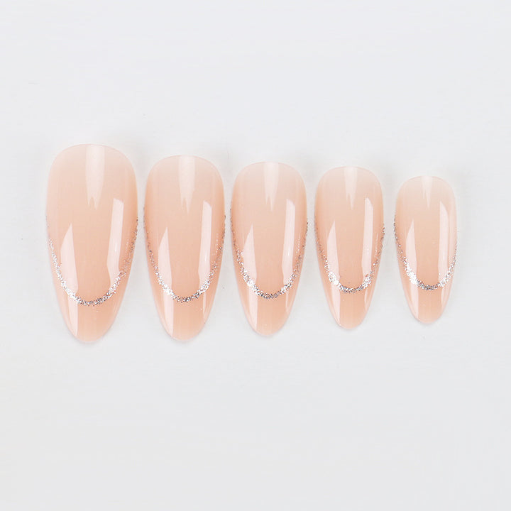 Glamouröse Stiletto-Nagelverlängerungen Karnz