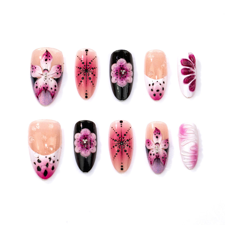 Themengebundenes Floral Nail Art Set