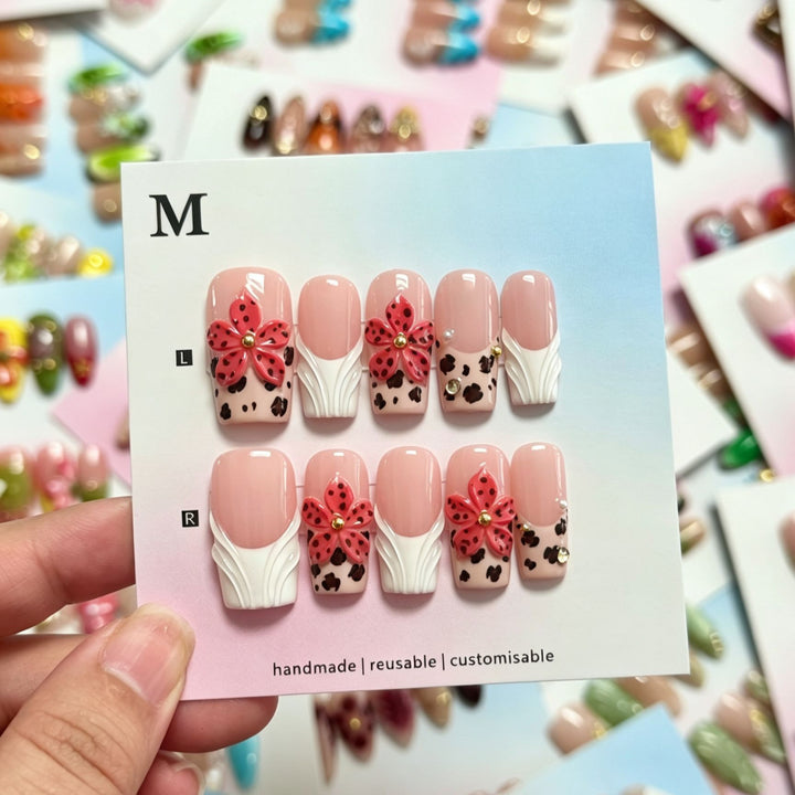 Handgefertigtes Blumen-Design Press-On Nägel Set