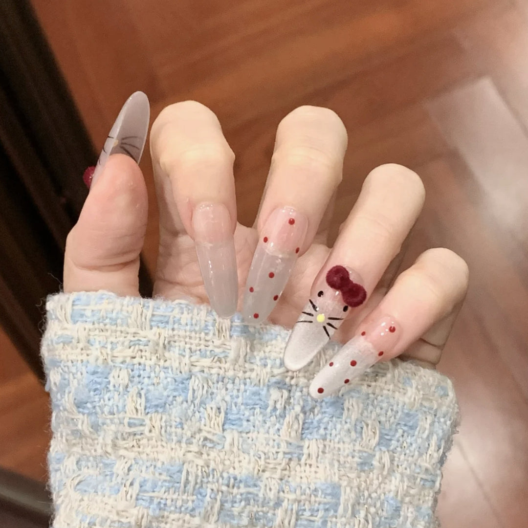 Dekoratives Press-On-Nagelkunst-Set mit Charakterdesign Karnz