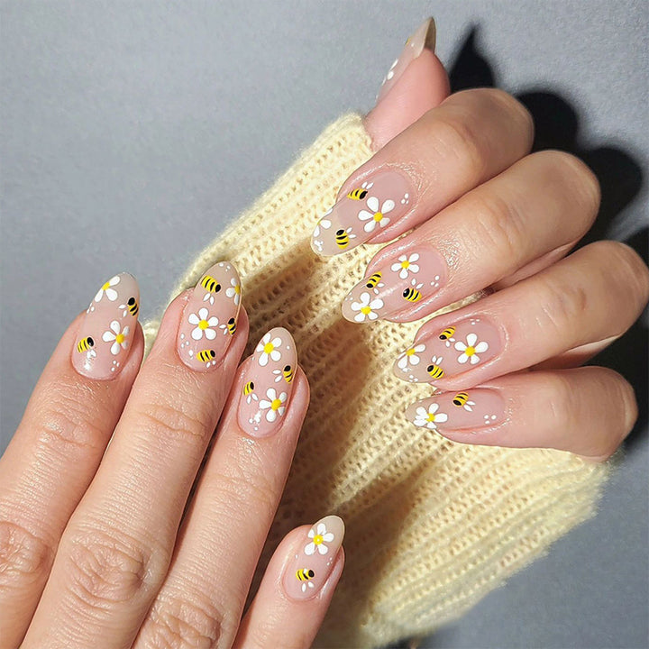 Kunstvolle Nail Art Karnz