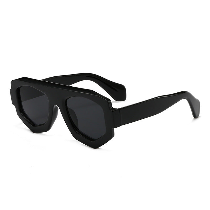 Fette geometrische Schildbrille Karnz