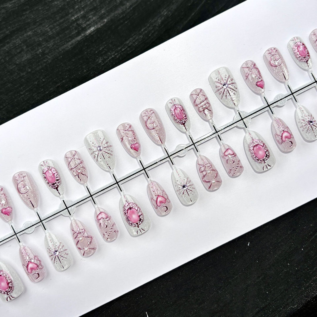 Dekorative mit Strass verzierten Drucknägel