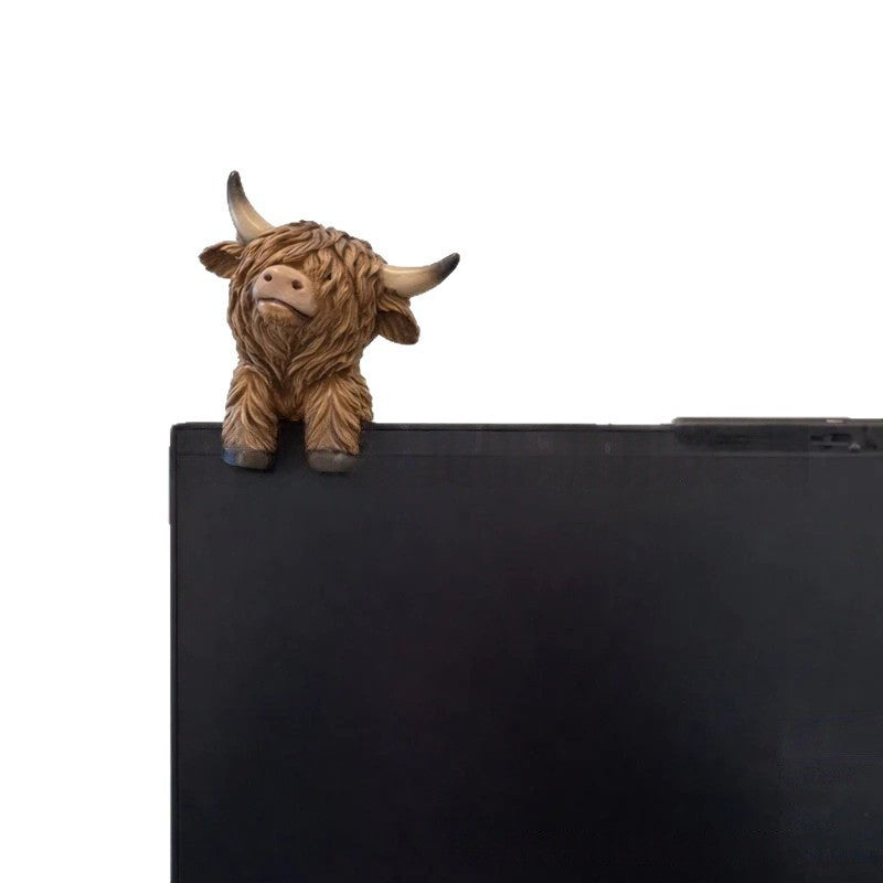 Highland Cow Dashboard Figurine Karnz
