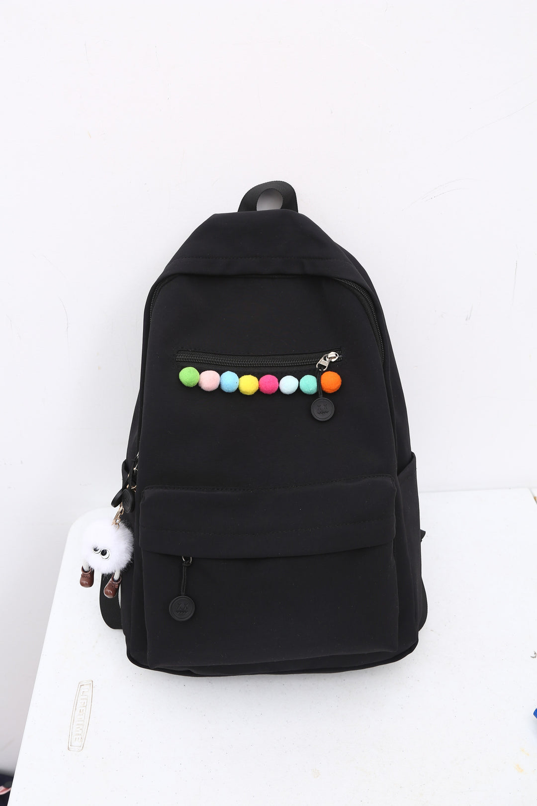 Praktischer Rucksack mit Farbenfrohen Applikationen Karnz