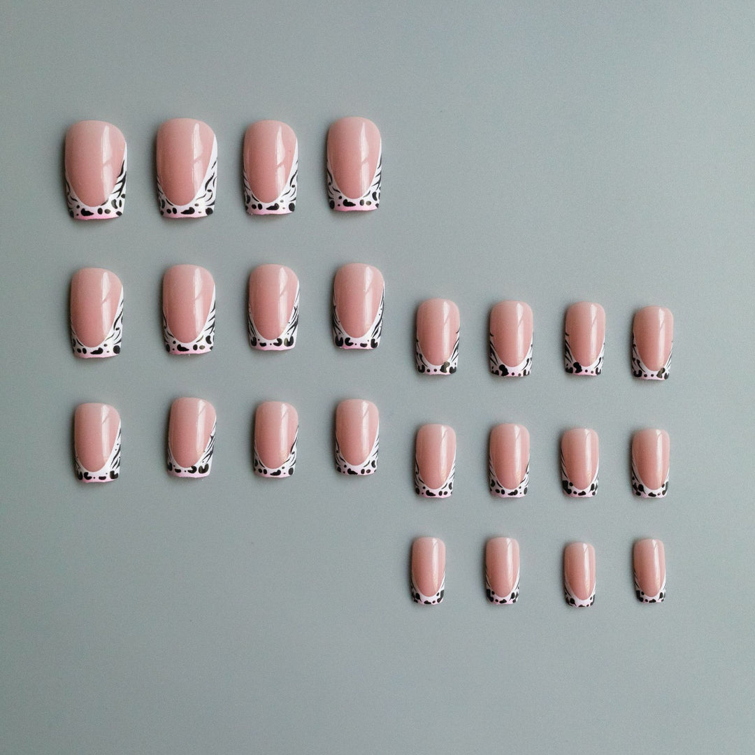Dekoratives French Tip Nagelkunst Set