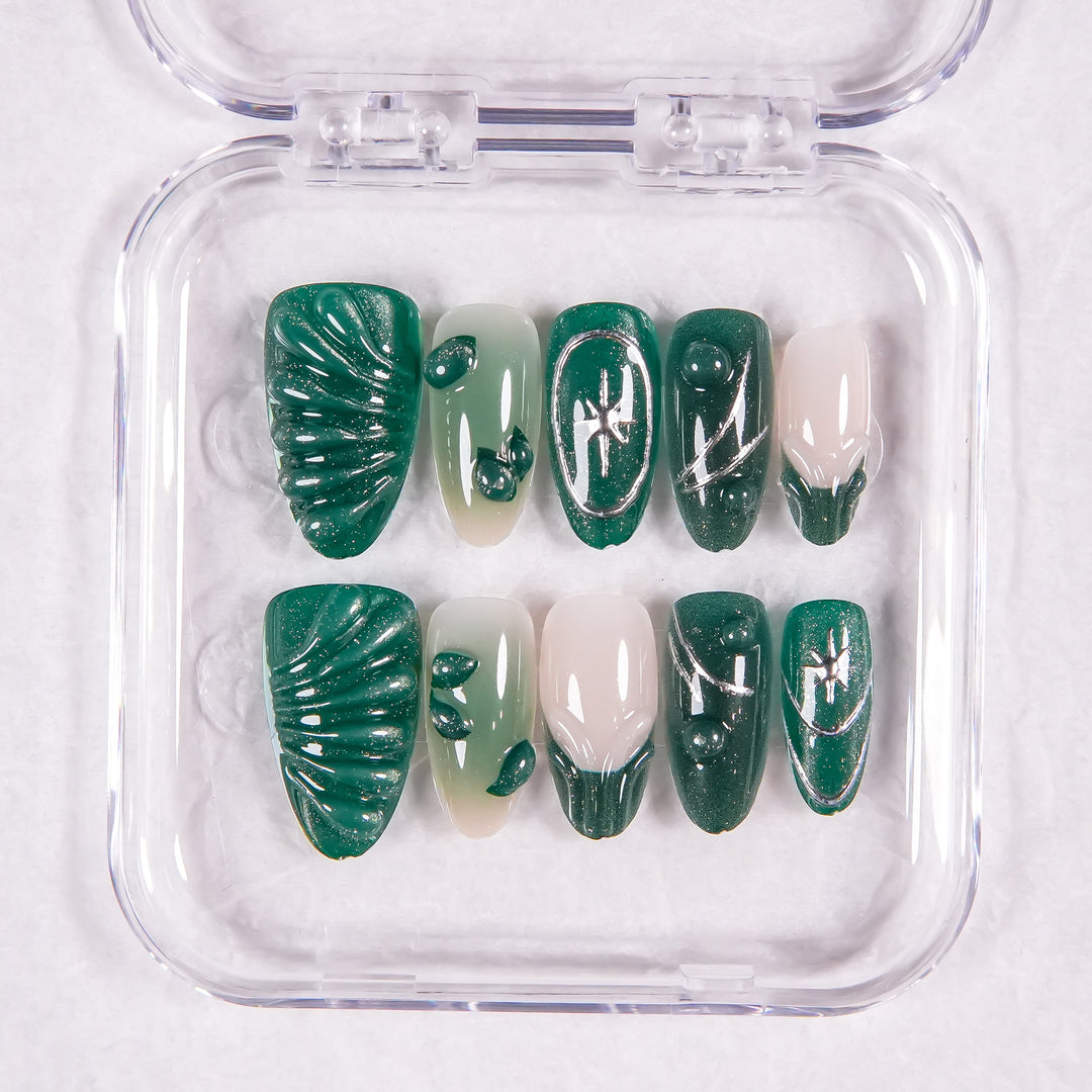 Glamouröse Press-On Nagelkunst