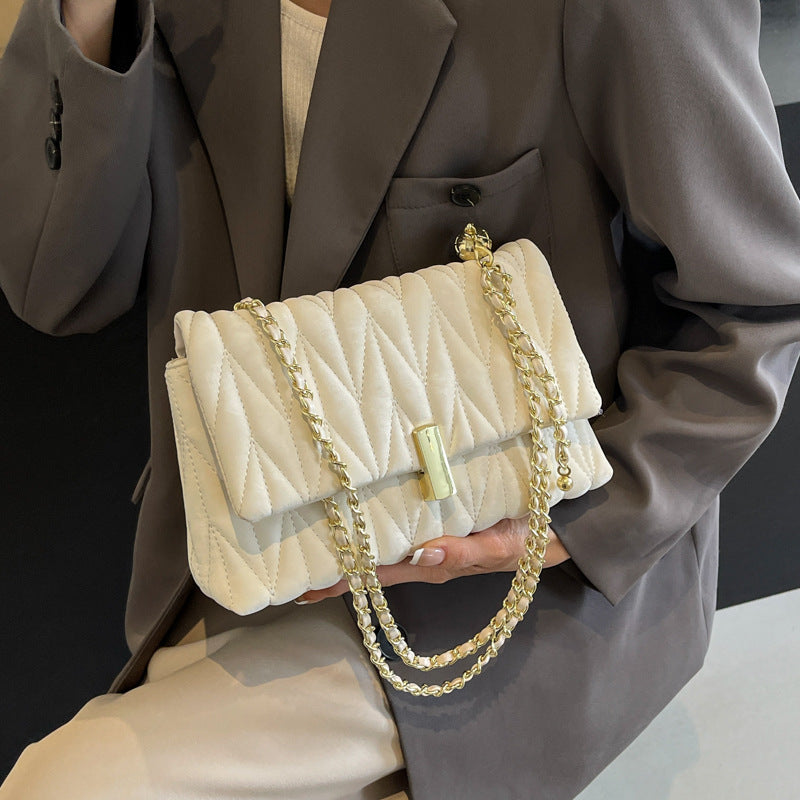 Gepolsterte Schulter-Clutch Karnz