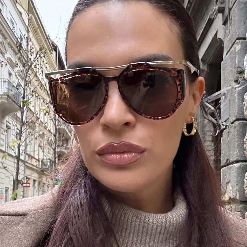 Damen Cat-Eye Sonnenbrille mit einzigartigem Design und schützenden Gläsern Karnz
