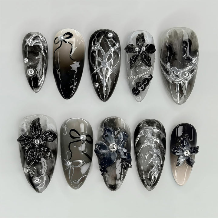 Elegantes Kunstnägel-Set mit Komplexen Designs Karnz