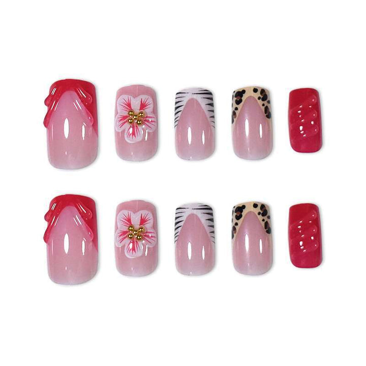 Kreatives Floral Press-On Nagelkunst Set Karnz
