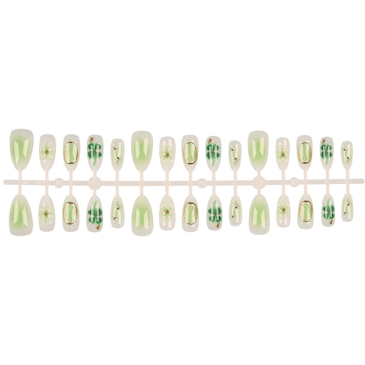 Elegantly gestaltetes floral Druck-Nagel-Set