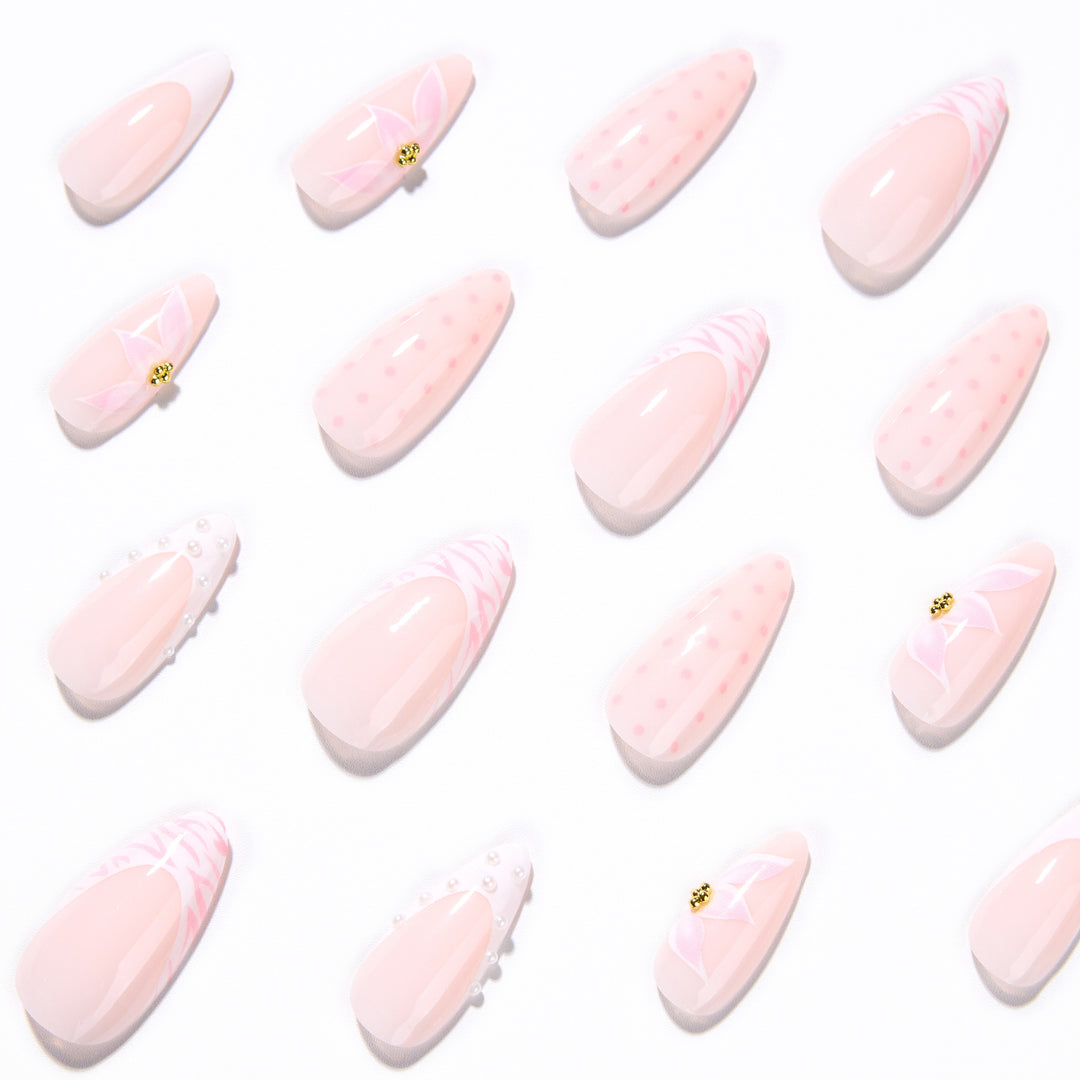 Kunstvolle Stiletto-Nägel mit eleganten 3D-Verzierungen Karnz