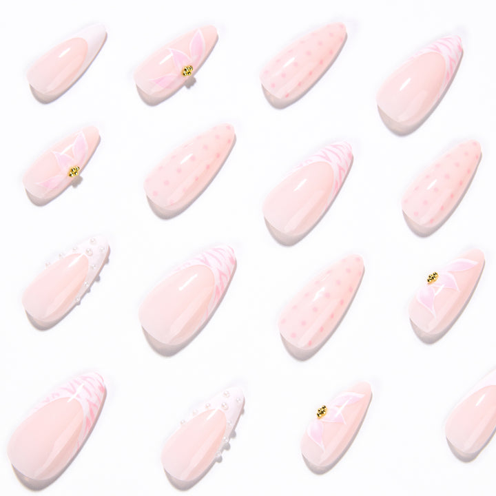 Kunstvolle Stiletto-Nägel mit eleganten 3D-Verzierungen Karnz