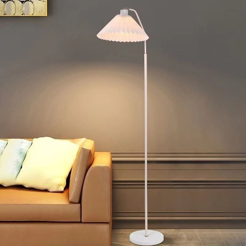 Elegante verstellbare Stehlampe
