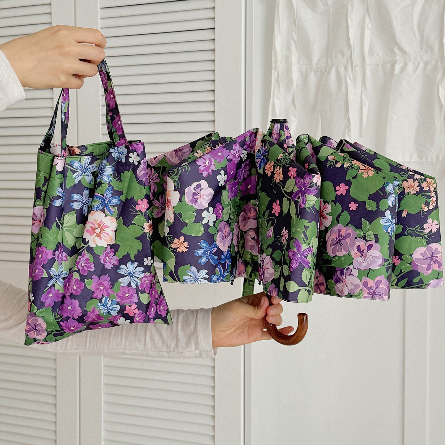 Damen Multifunktionale Umhängetasche mit floralem Design Karnz