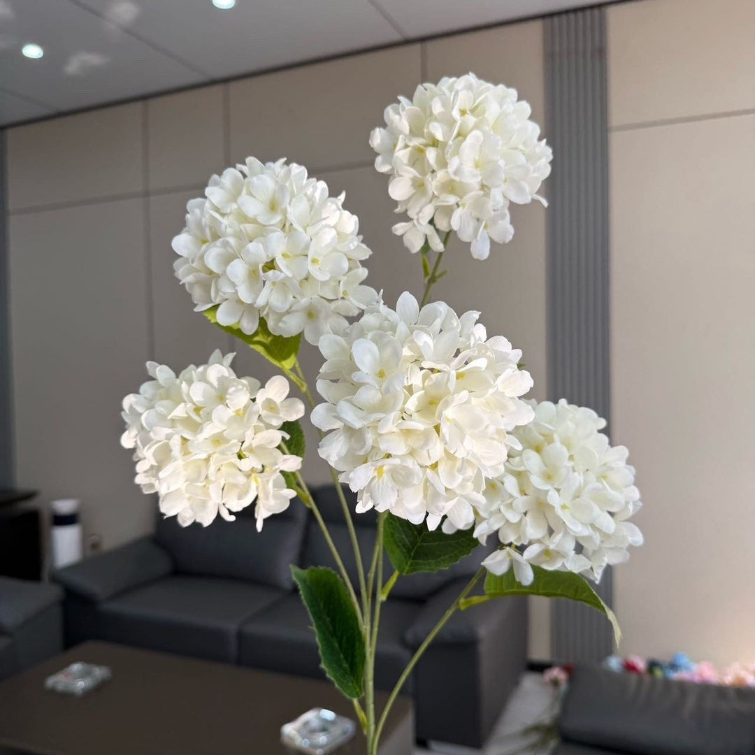 Lebensechte Hortensie Blumenanordnung
