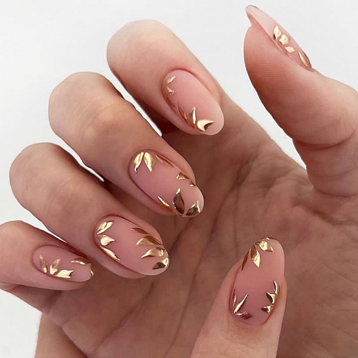 Kunstnagelset mit elegantem Goldblatt-Design Karnz