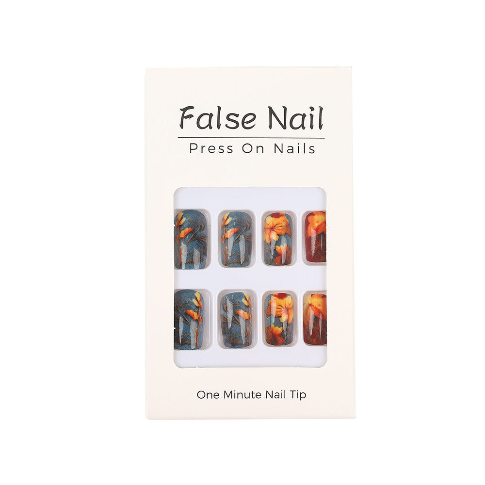 Kreatives Design-Nagelset Karnz