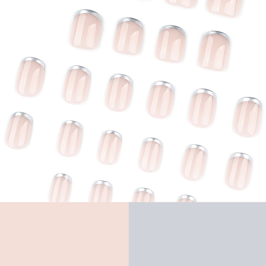 Elegante French-Tip Nagelkunst Karnz