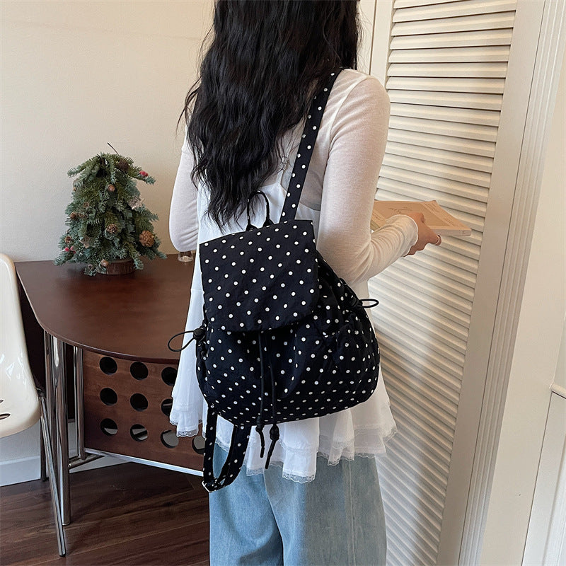 Süßer gepunkteter Drawstring-Rucksack