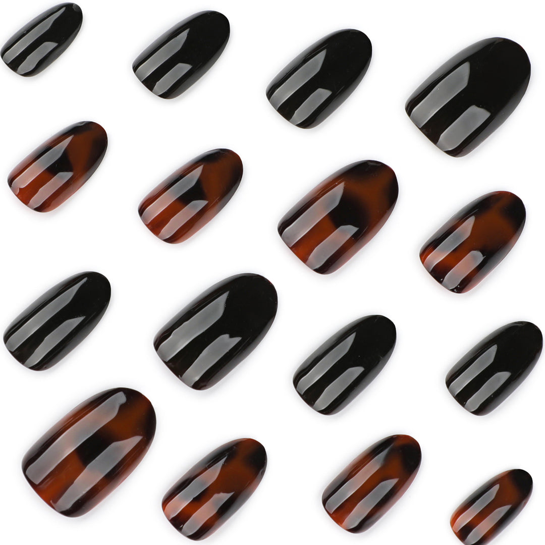 Elegante Kunstnägel im modernem Stiletto-Design Karnz