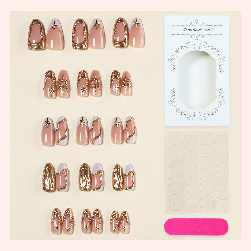 Premium dekoratives Press-On-Nagelset mit goldenen Akzenten Karnz