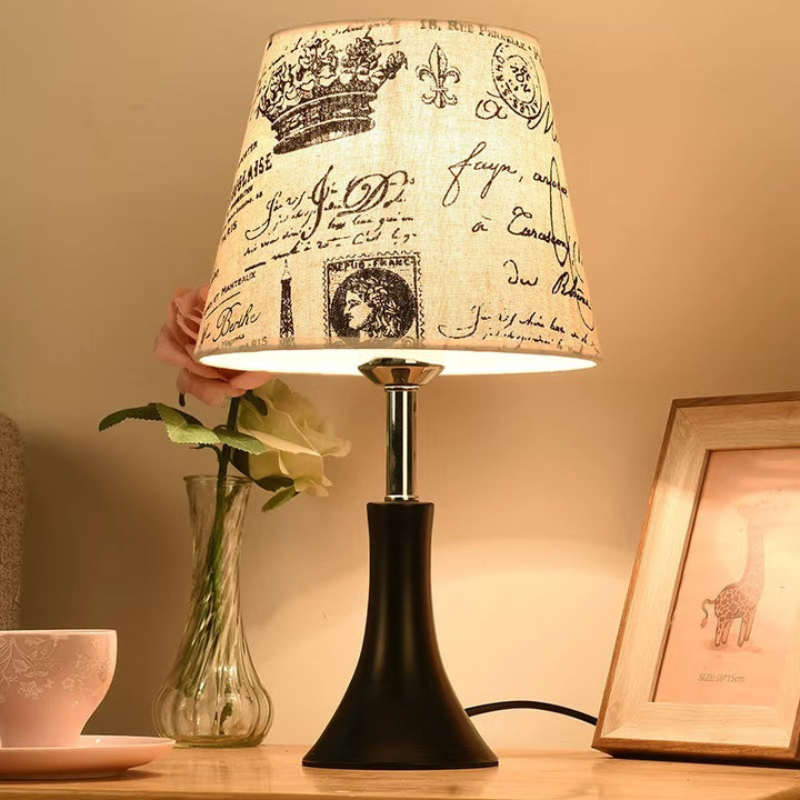 Künstlerische Stoffschirm Tischlampe