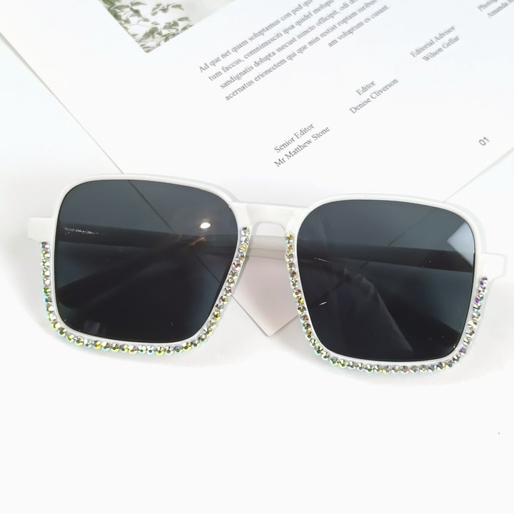 Damen Glamouröse Sonnenbrille mit funkelndem Strass-Besatz Karnz