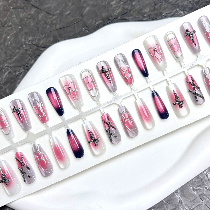 Modebewusstes Press-On Nageldesign-Set