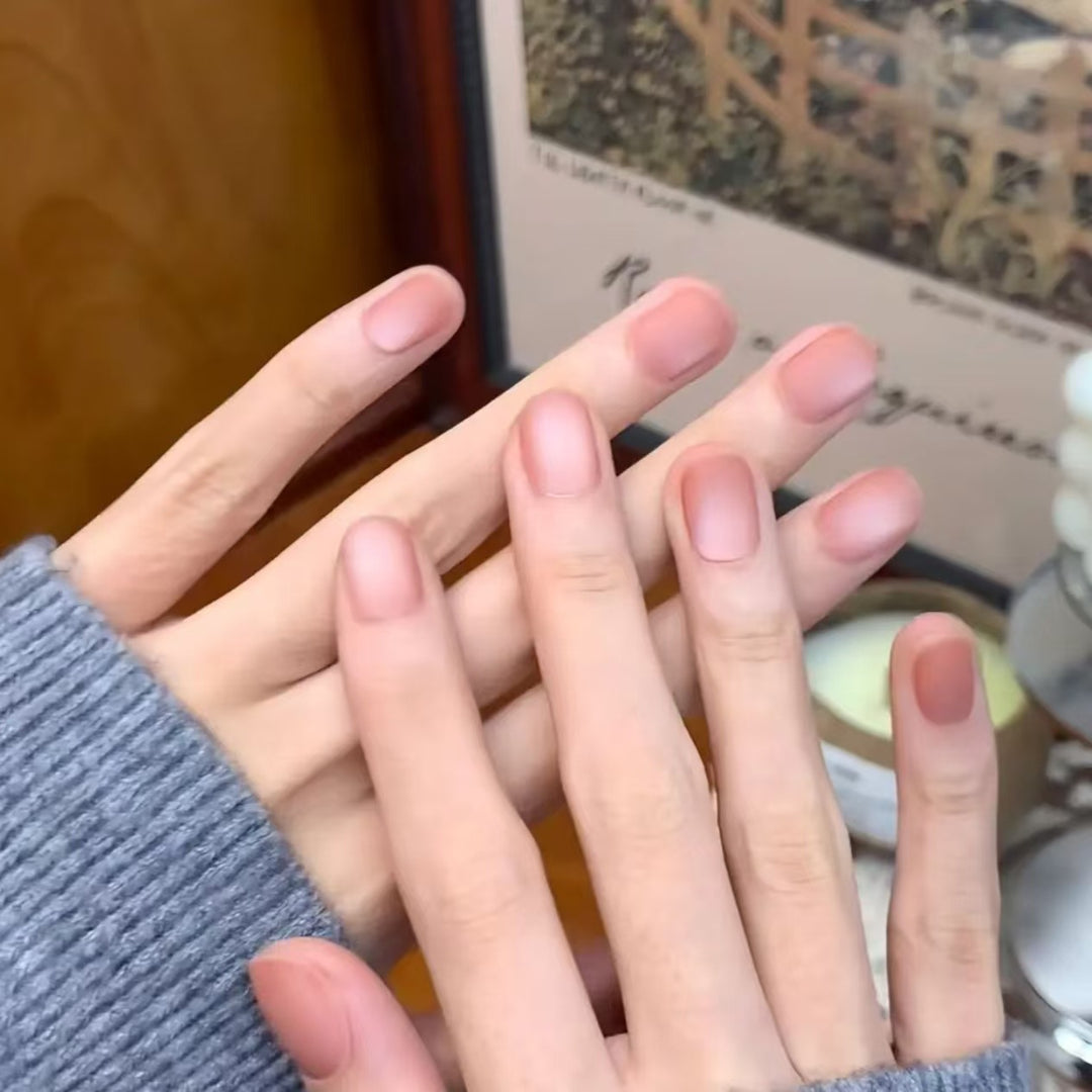 Elegante natürliche Nagelverlängerungen