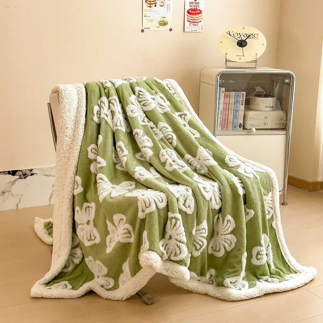 Gemütliche floral gemusterte Fleece-Decke