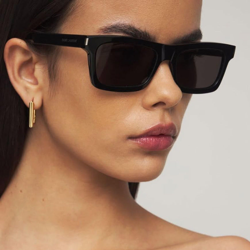 Damen quadratische Sonnenbrille mit transparenten Gläsern und stilvollem Design Karnz