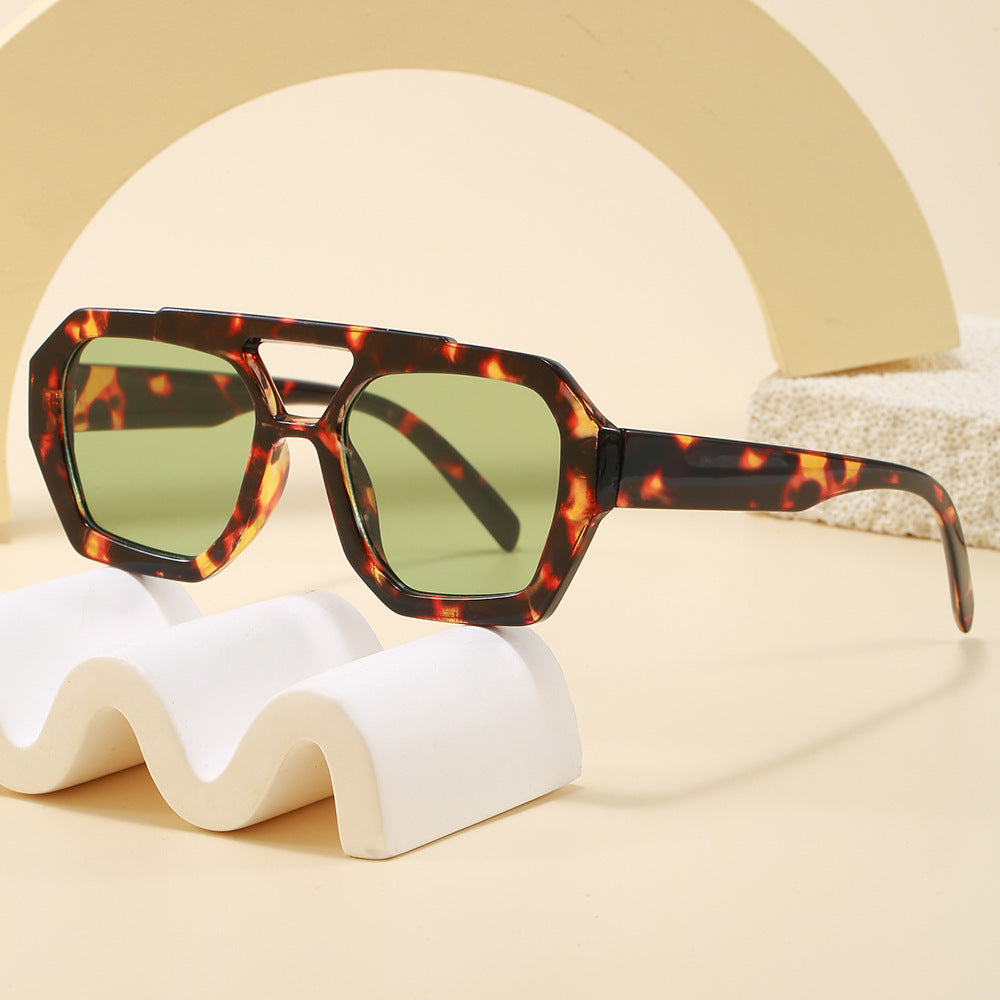 Damen geometrische Sonnenbrille im extravaganten Design Karnz